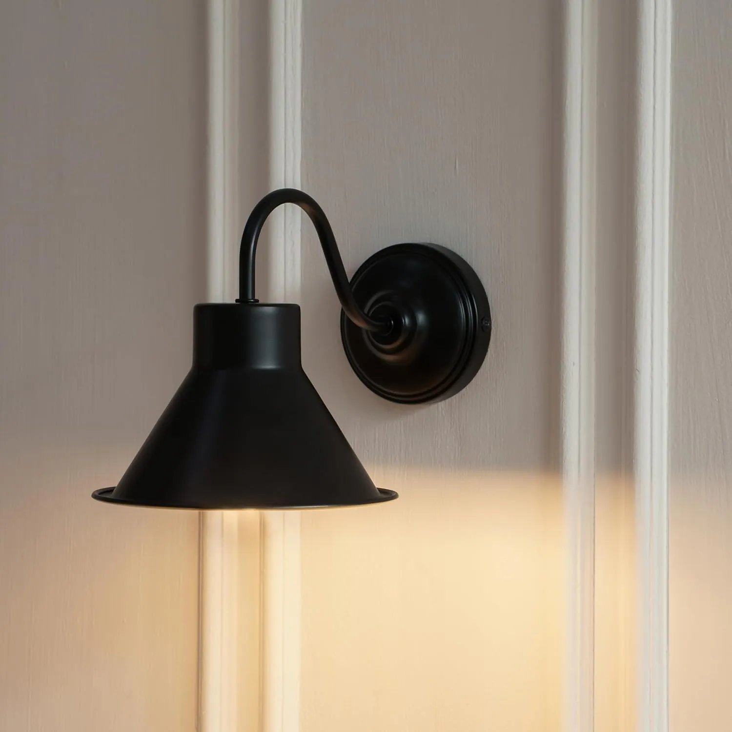 Divine Trends Vintage Industrial Wall Lamp Black Polished for Bedside, Living Room, Restaurants, Cafes & Hotel - Wall Light Pack of 1